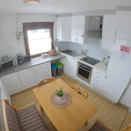Happybnb Apartment Mit Sonniger Terrasse Lochgau Esterno foto