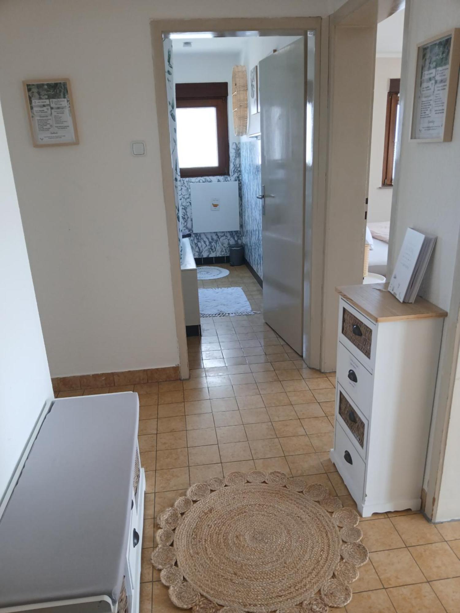 Appartement Happybnb Mit Sonniger Terrasse Lochgau